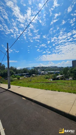 Terreno com 428m² à venda no Loteamento Reserva Dos Pinheiros!
