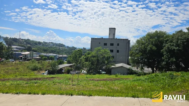Terreno com 428m² à venda no Loteamento Reserva Dos Pinheiros!