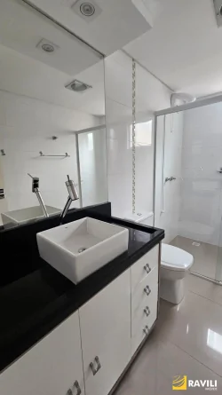 Amplo Apartamento para Locação