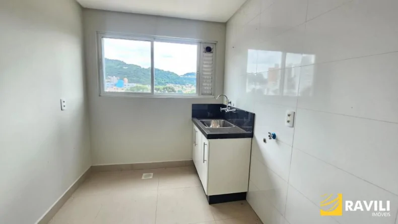 Amplo Apartamento para Locação