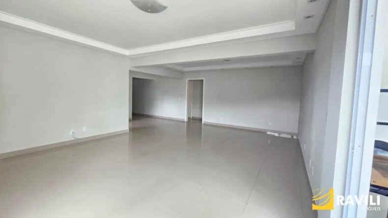 Amplo Apartamento para Locação