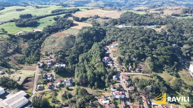 Terreno no Centro de Treze Tílias para Venda.