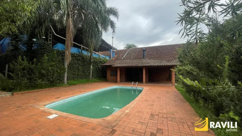 Casa com Piscina para Locação próximo ao Centro!