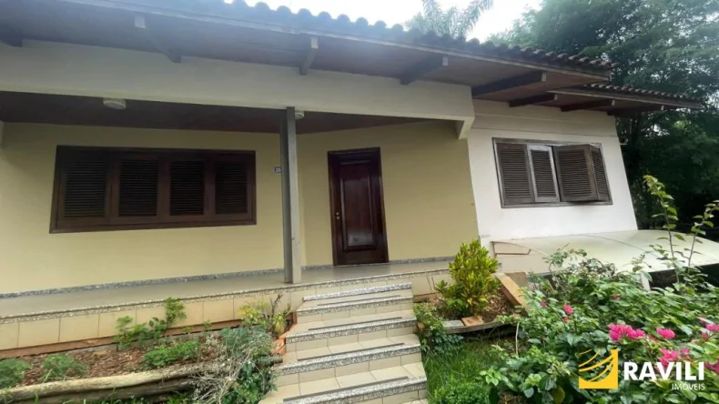 Casa com Piscina para Locação próximo ao Centro!