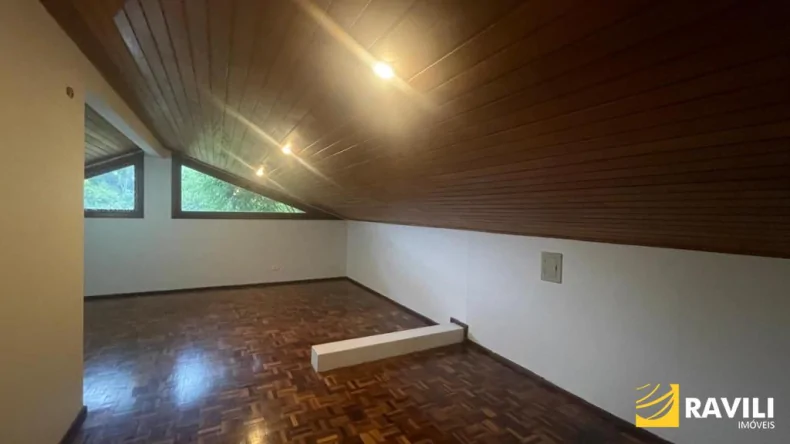 Casa com Piscina para Locação próximo ao Centro!