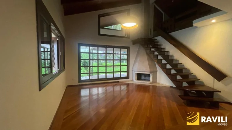 Casa com Piscina para Locação próximo ao Centro!