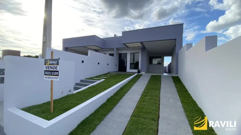 Duas Casas Geminadas para Venda no Loteamento Vila Germânica!