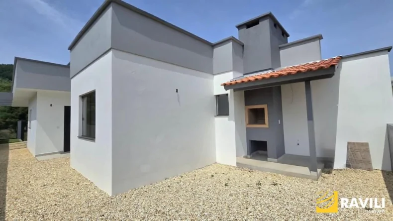 Casa Nova Geminada com Pé-Direito Alto para Venda no Residencial Verde Flor!