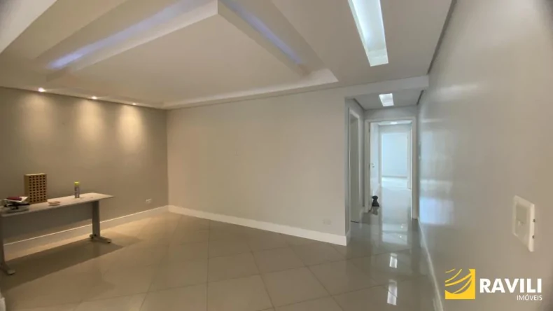 Amplo Apartamento Semimobiliado para Locação!