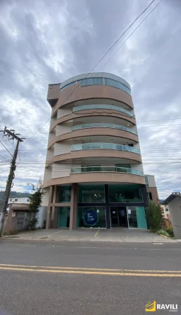 Amplo Apartamento Semimobiliado para Locação!