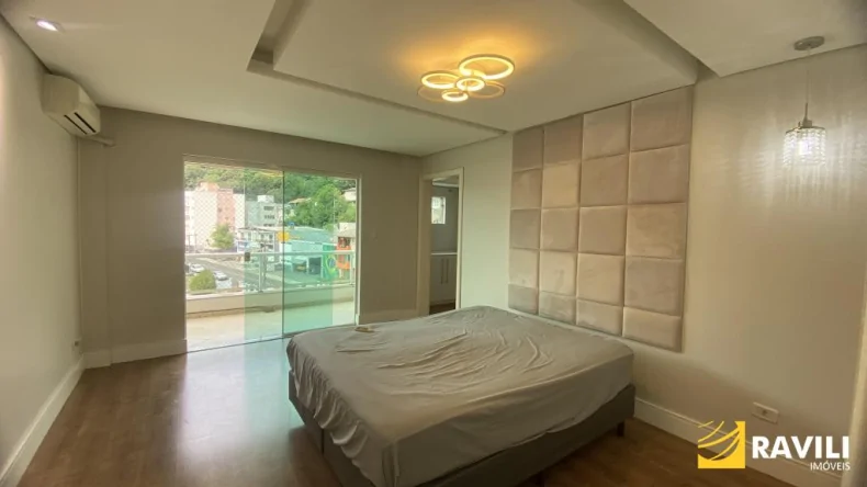 Amplo Apartamento Semimobiliado para Locação!