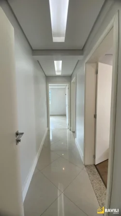 Amplo Apartamento Semimobiliado para Locação!