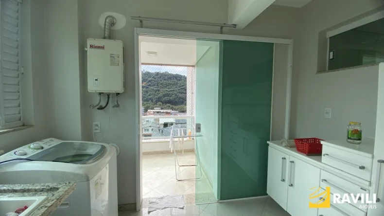 Amplo Apartamento Semimobiliado para Locação!