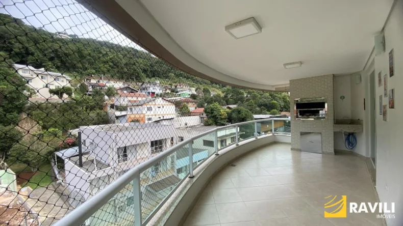 Amplo Apartamento Semimobiliado para Locação!