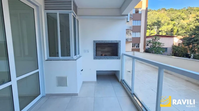 Amplo Apartamento para Locação