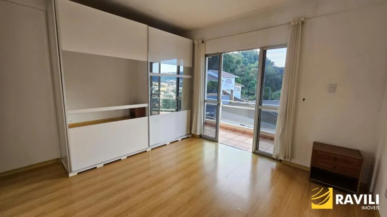 Amplo Apartamento para Locação 