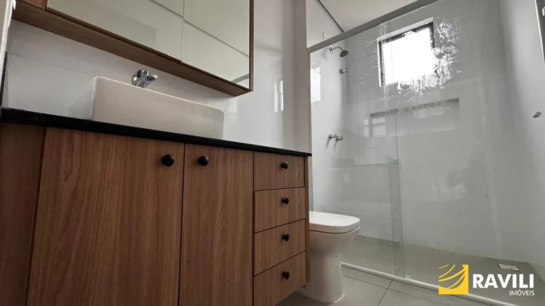 Amplo Apartamento para Locação