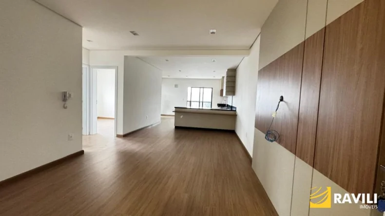 Amplo Apartamento para Locação