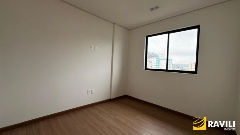 Amplo Apartamento para Locação