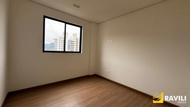 Amplo Apartamento para Locação