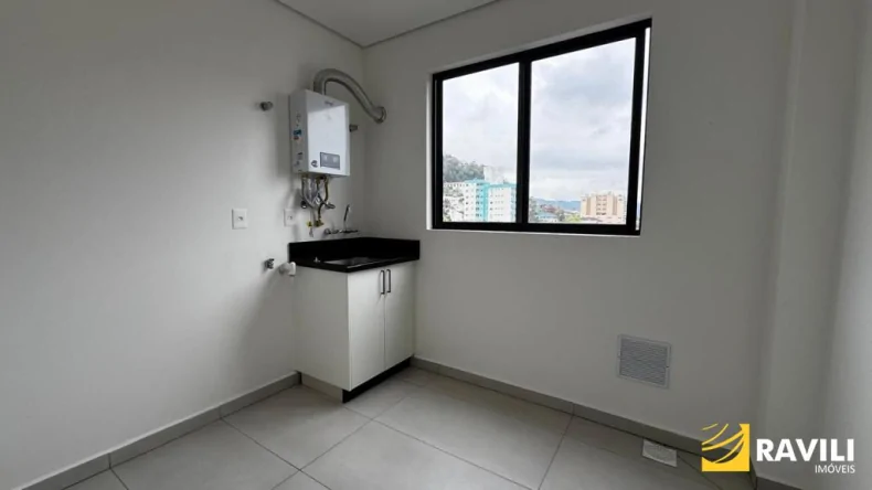 Amplo Apartamento para Locação