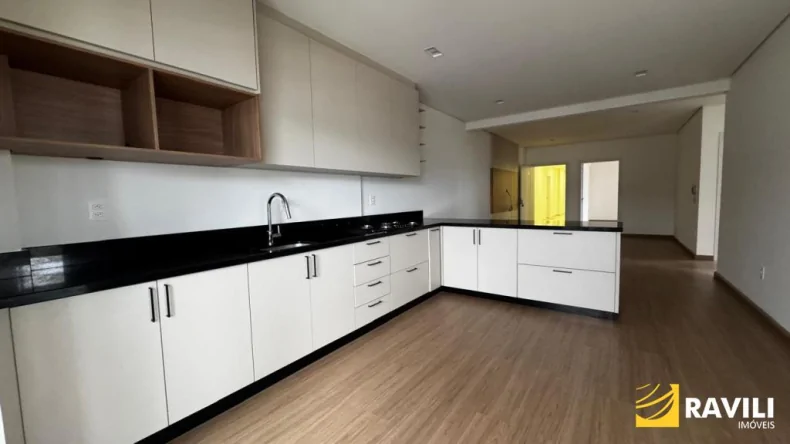 Amplo Apartamento para Locação