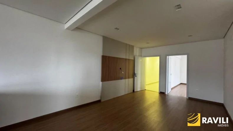 Amplo Apartamento para Locação
