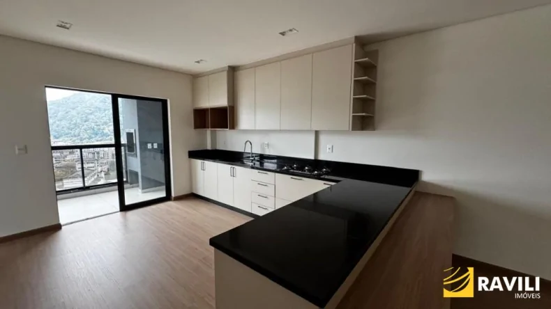 Amplo Apartamento para Locação