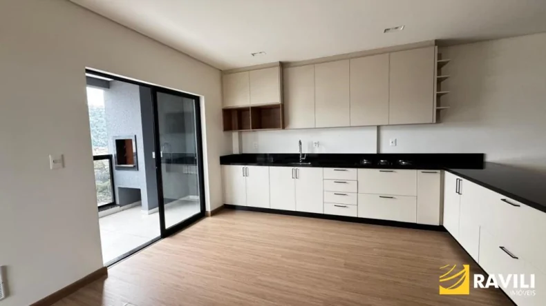 Amplo Apartamento para Locação