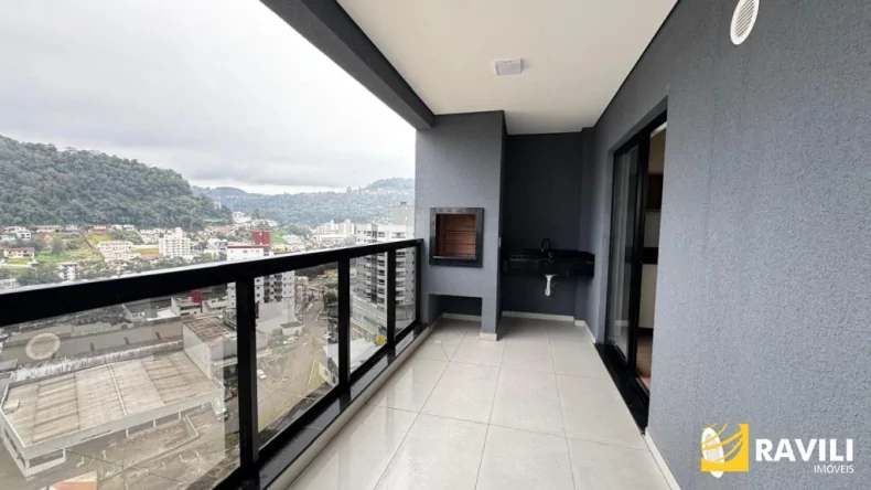 Amplo Apartamento para Locação