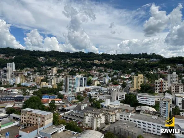 Apartamento Alto Padrão com 3 Suítes no Ed. Fenix para Locação!