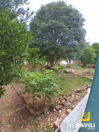 Amplo terreno com Casa para Venda 