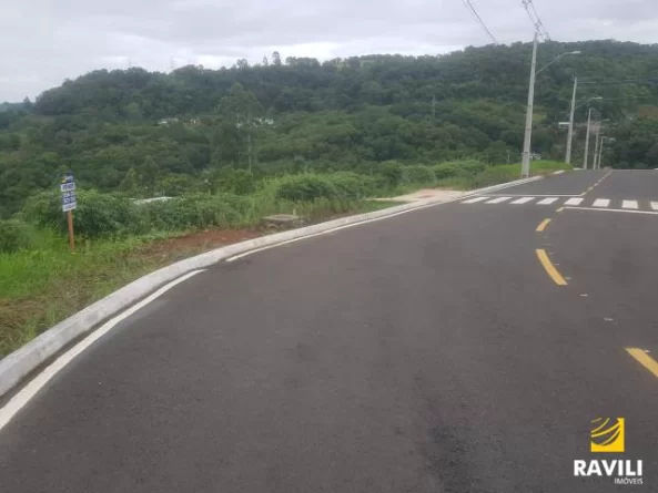 Terreno para Venda Medindo 741,00 m²