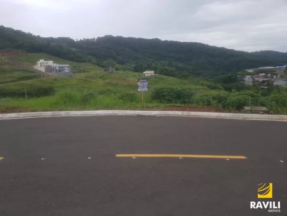 Terreno para Venda Medindo 741,00 m²