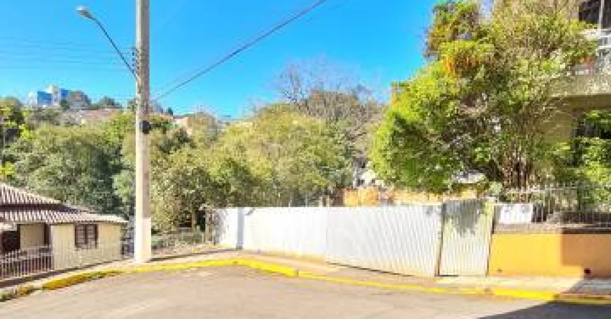 Amplo Terreno Centro de H. Oeste para Venda